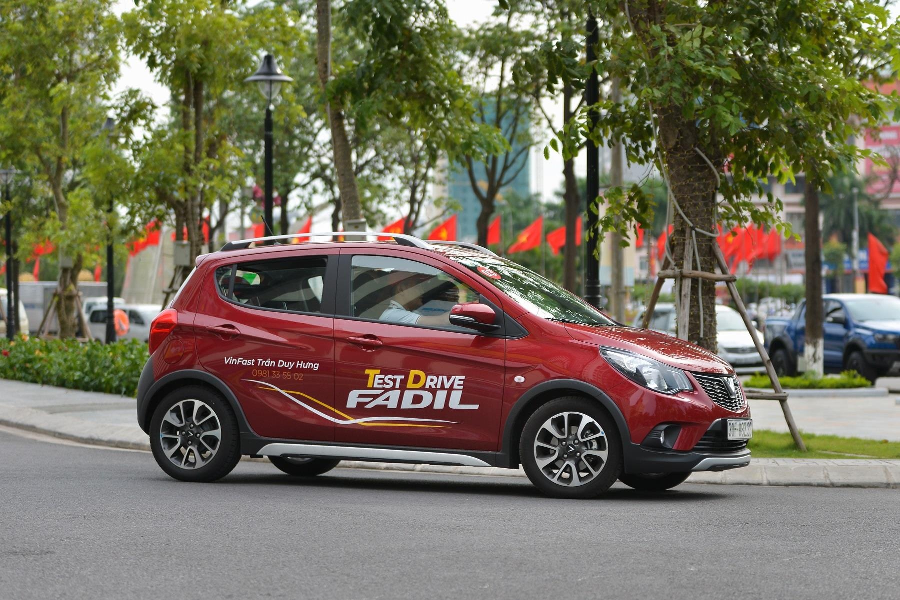 Cafe Roadshow - cach tiep can khach hang doc dao cua VinFast hinh anh
