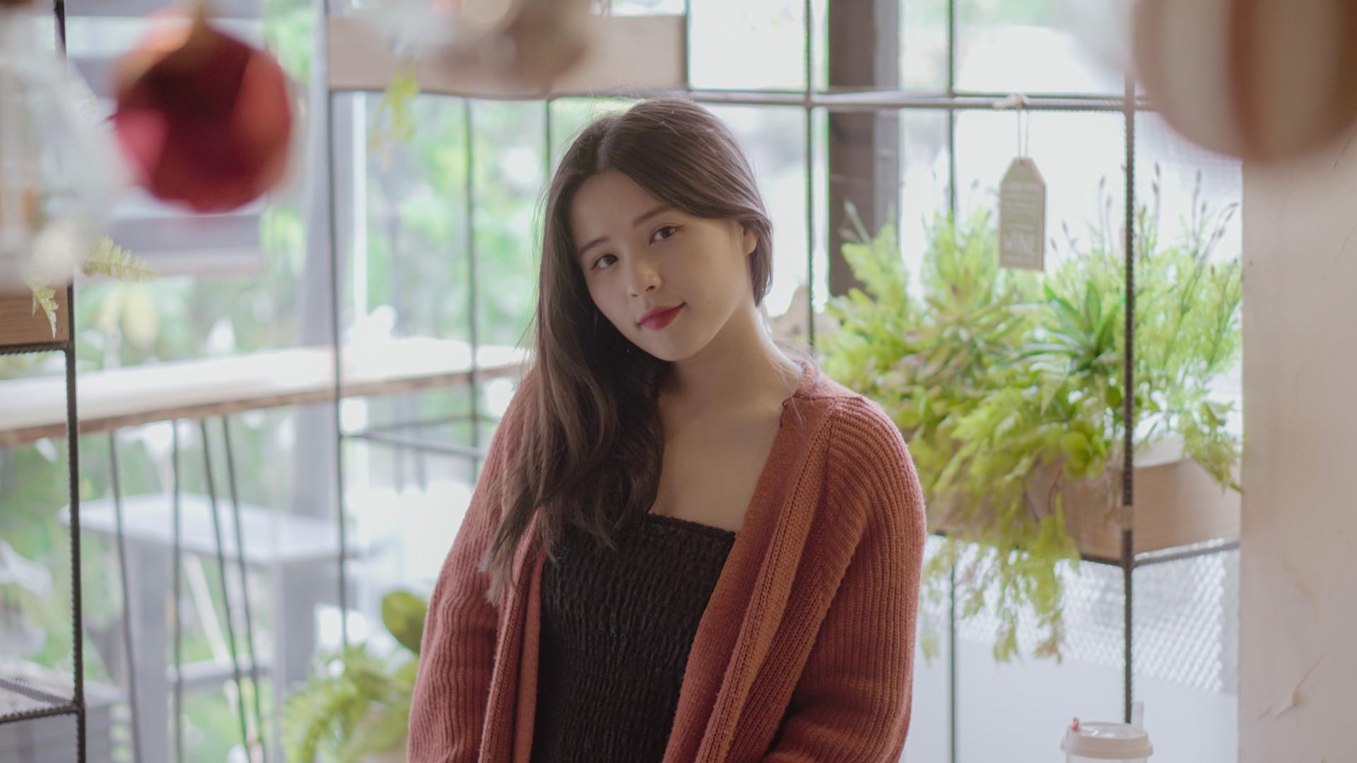 Cach chon smartphone choi game muot, quay video dep cua nu streamer 9X hinh anh