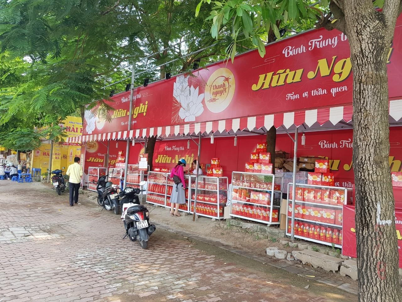 Banh trung thu Huu Nghi anh 1