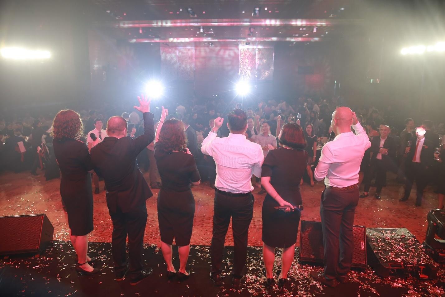 Công ty TNHH MTV Công nghệ tin học Viễn Sơn ảnh 4 Cong ty TNHH MTV Cong nghe tin hoc Vien Son anh 4