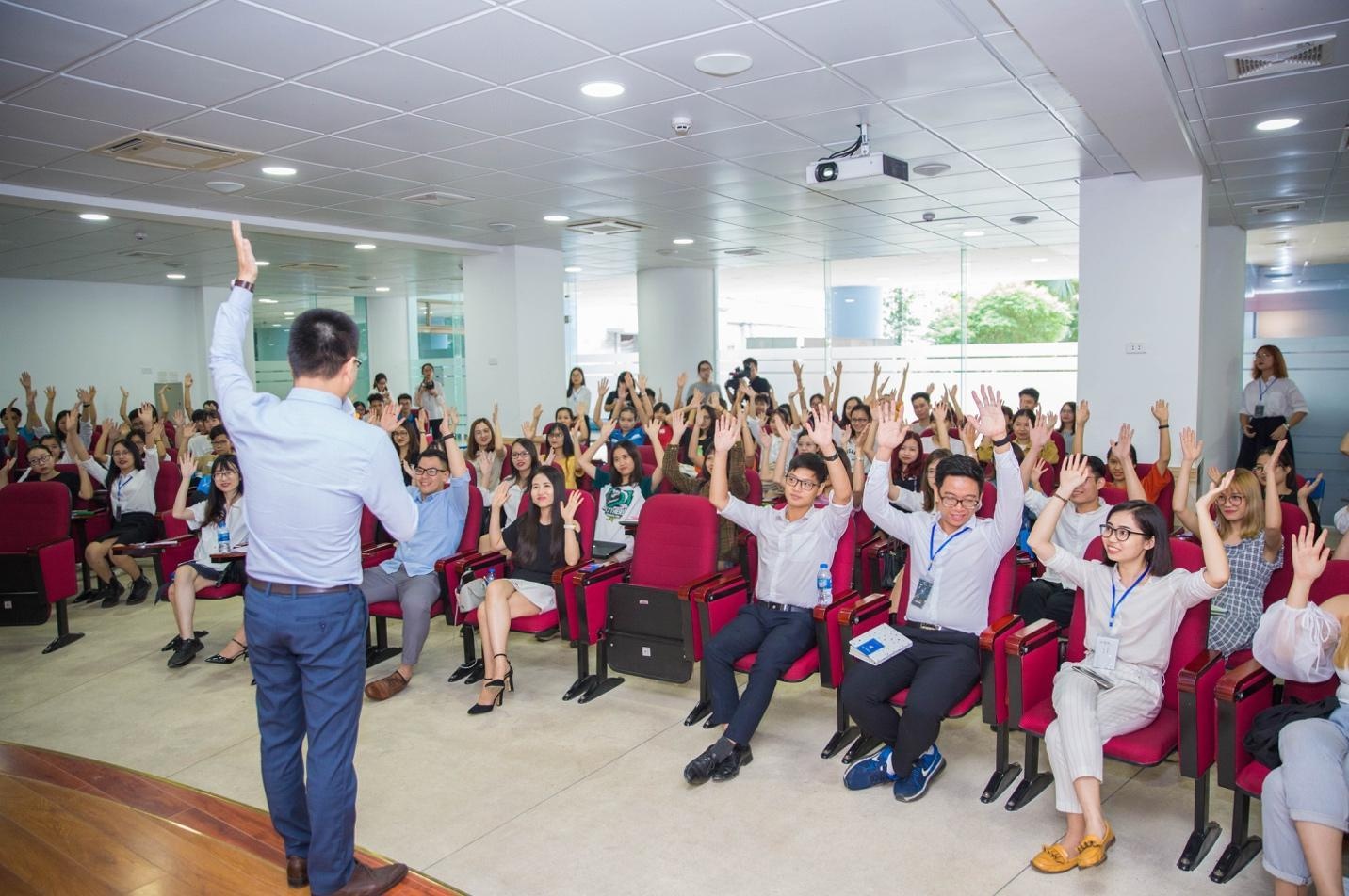 Workshop ‘Ra trường không tầm thường’ ảnh 2 Workshop ‘Ra truong khong tam thuong’ anh 2