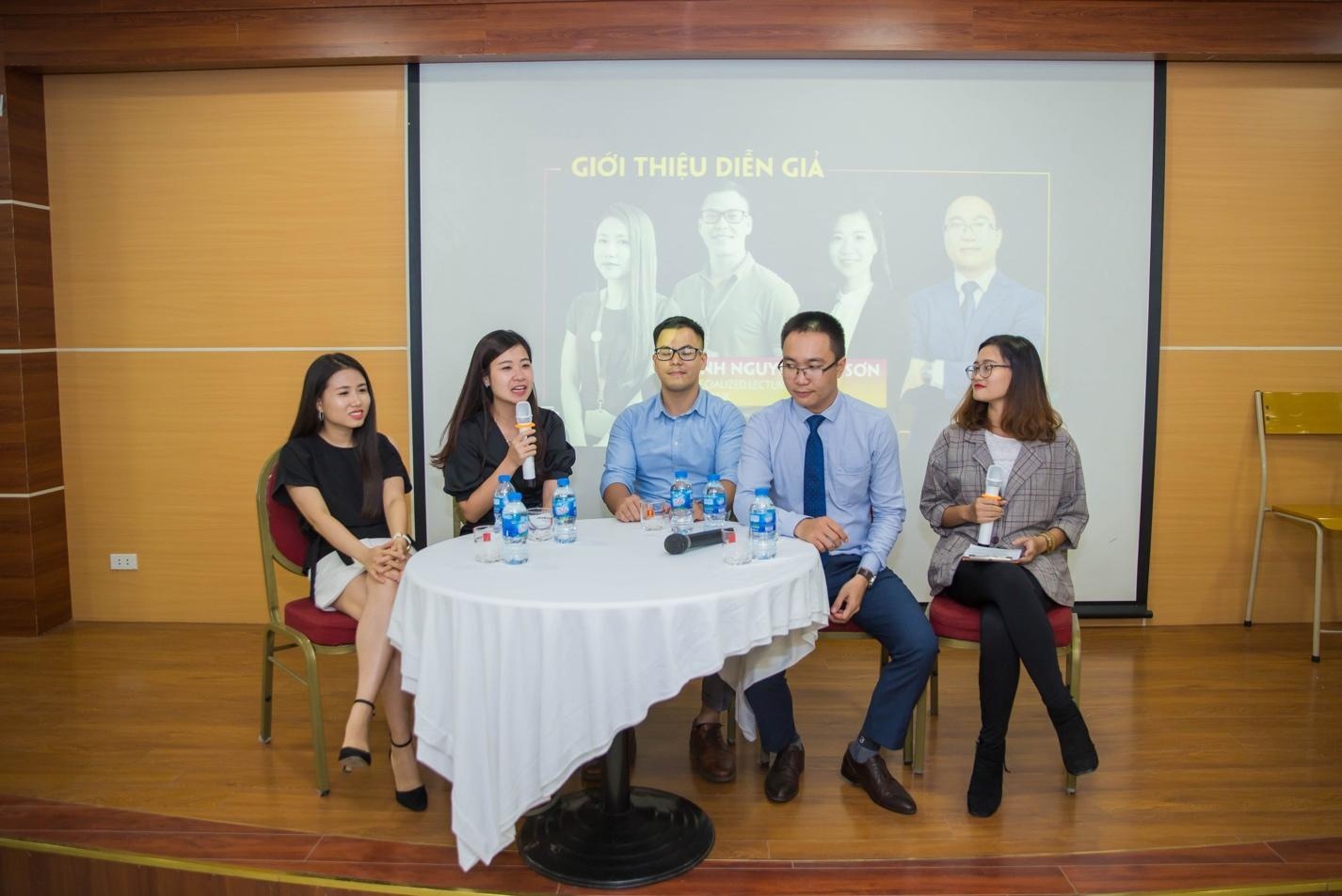 Workshop ‘Ra trường không tầm thường’ ảnh 3 Workshop ‘Ra truong khong tam thuong’ anh 3