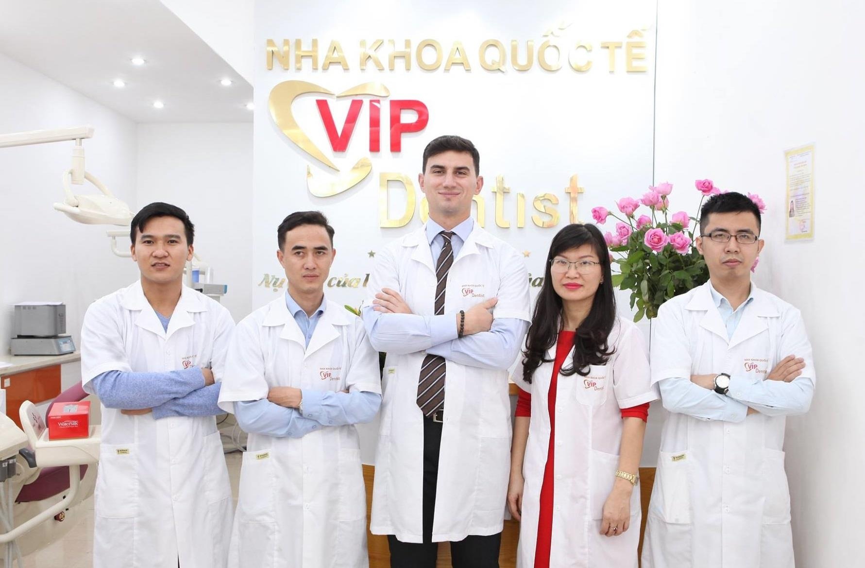Nha khoa quoc te Vip Dentist trien khai nhieu uu dai mua tuu truong hinh anh