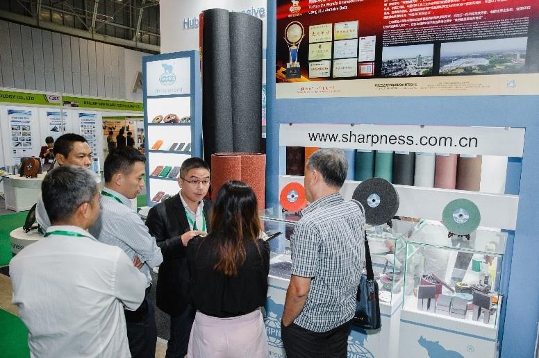 Hoi cho Xuat nhap khau anh 1