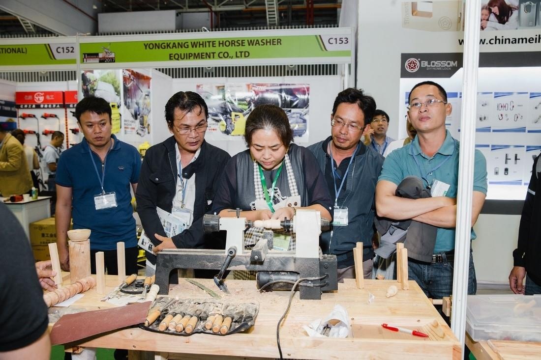 Hoi cho Xuat nhap khau anh 2