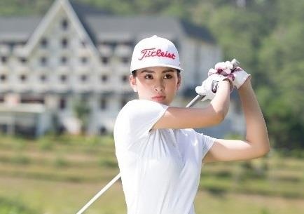 Cung Hoa hau Tieu Vy du giai golf Sam Tuyen Lam Championship 2019 hinh anh