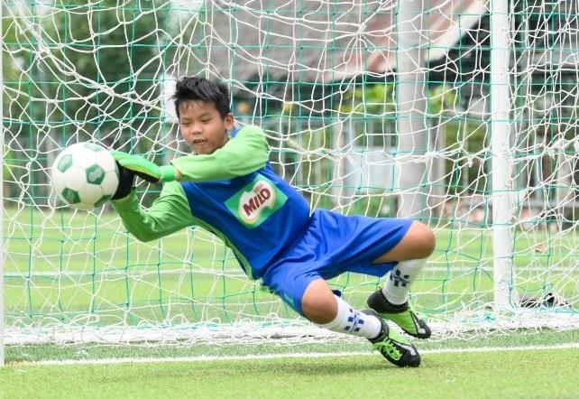 Vao nam hoc moi, co nen cho be choi the thao nhu nhung ngay he? hinh anh