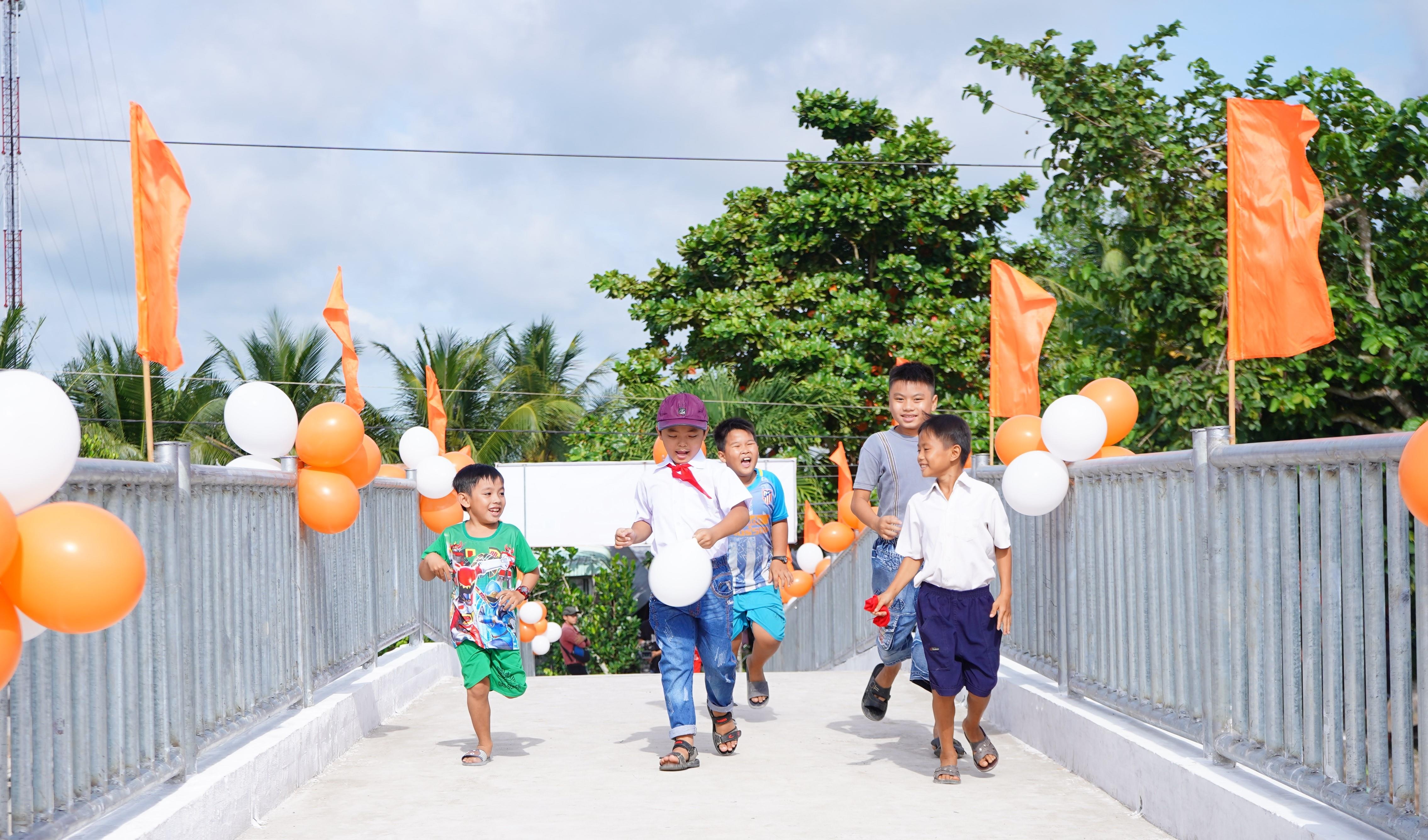 Xay cau tai Tien Giang anh 4