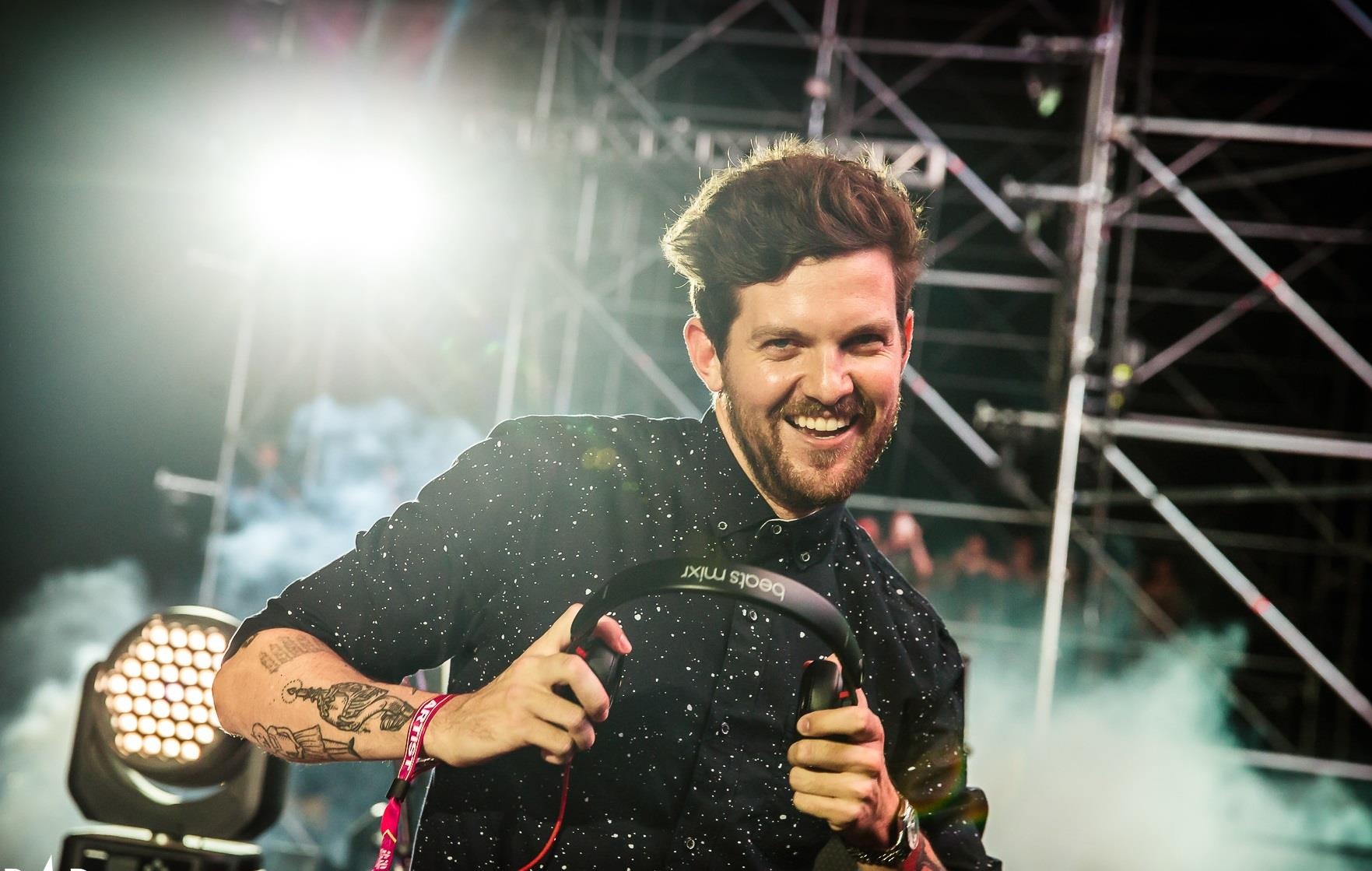 DJ Dillon Francis lan dau toi Ha Noi bieu dien hinh anh
