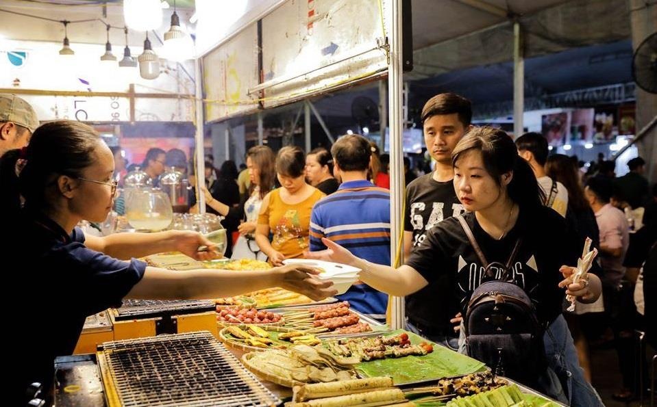 'Thoa suc mua - Dua suc sam' voi hoi cho khuyen mai dip le 2/9 hinh anh