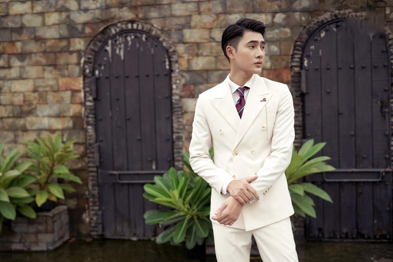 Nham Phuong Nam anh 2