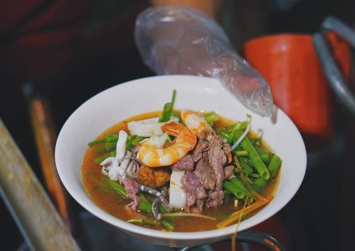 Tu khoi nghiep ‘e am’ den doanh thu lon cua hang quan binh dan hinh anh