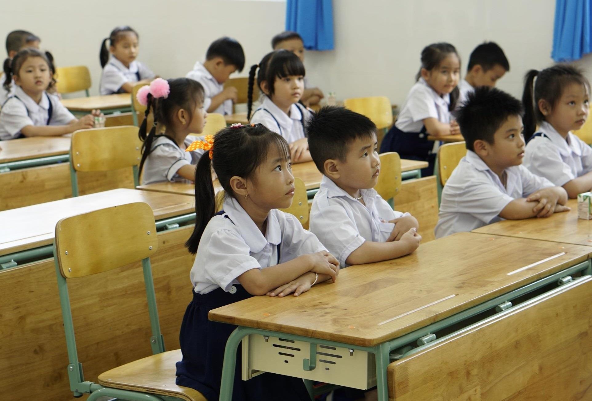 Nhan tai tro gan 10 ty, du an truong tai Binh Duong vui don khai giang hinh anh