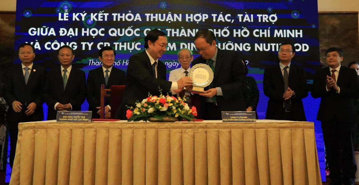 tài trợ ảnh 5 tai tro anh 5