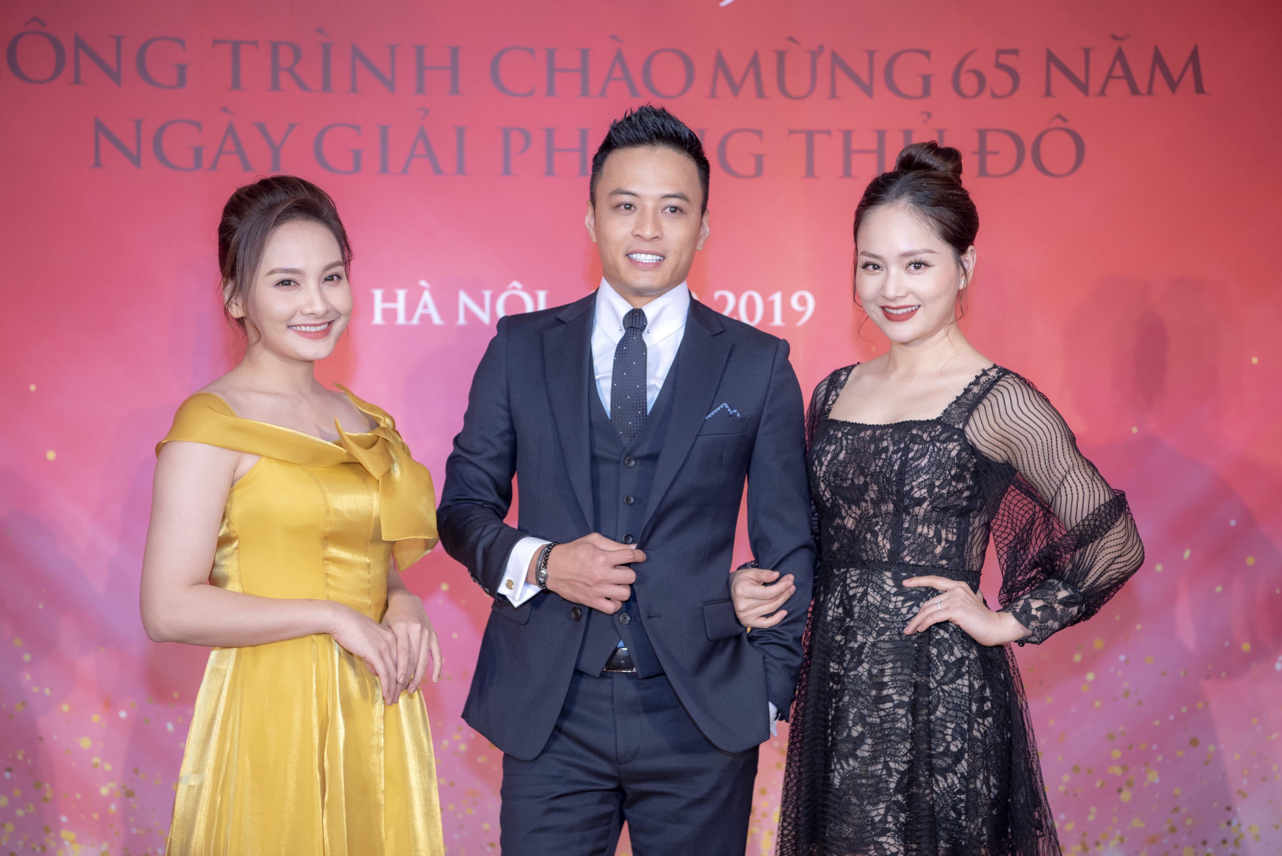 Dan sao Viet hoi tu tai le khanh thanh toa nha 'kim cuong' hinh anh