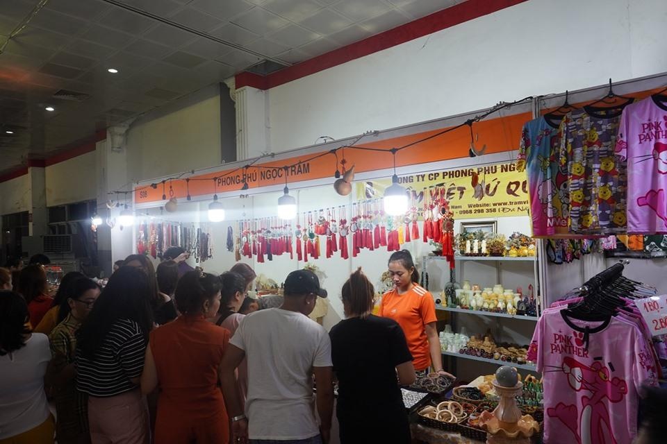 Hoi cho Thai Lan anh 1