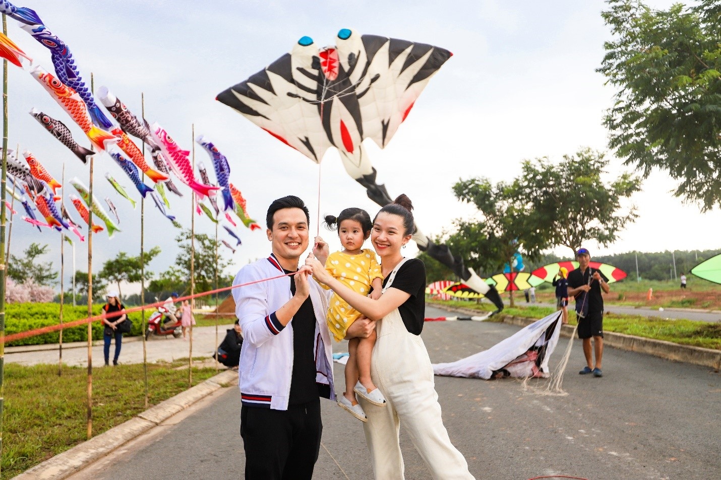 Diem vui choi dip Trung thu cho cac gia dinh tai Dong Nai hinh anh