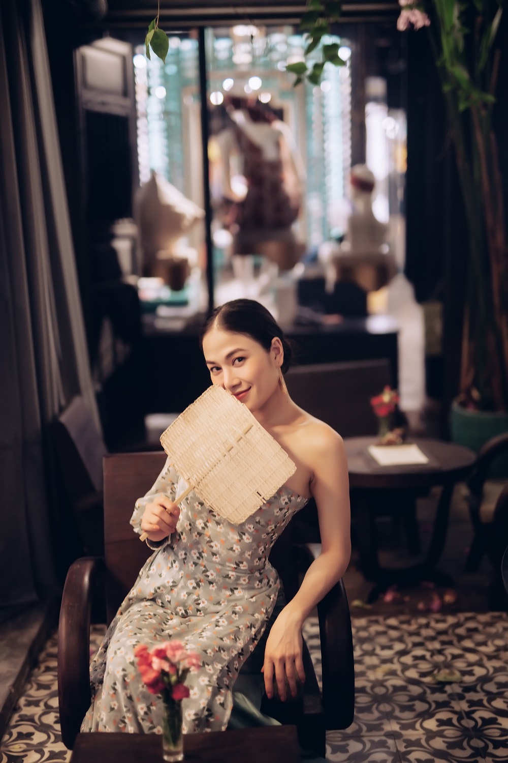 MV “Nhan sắc” ảnh 4 MV “Nhan sac” anh 4