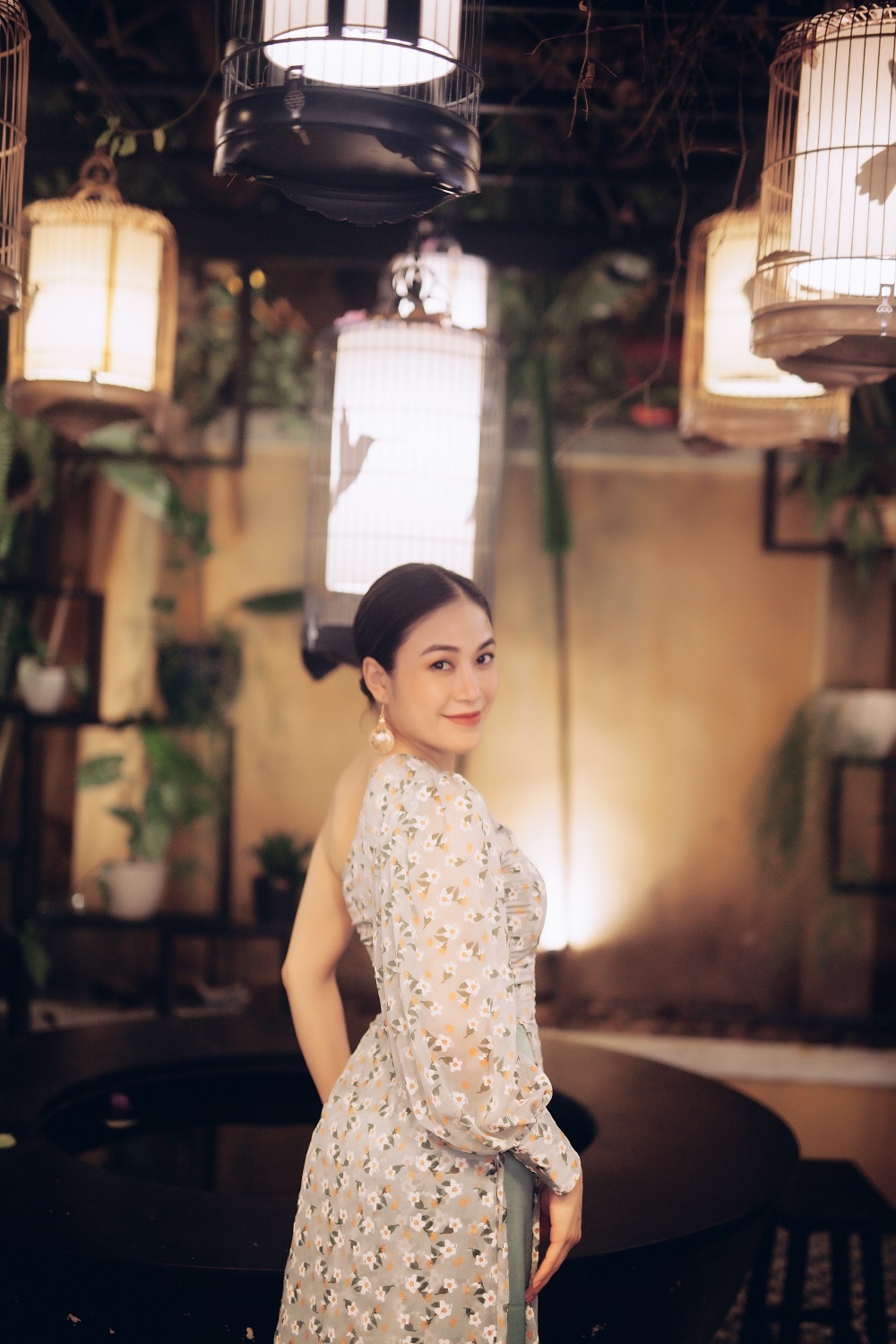 MV “Nhan sắc” ảnh 5 MV “Nhan sac” anh 5