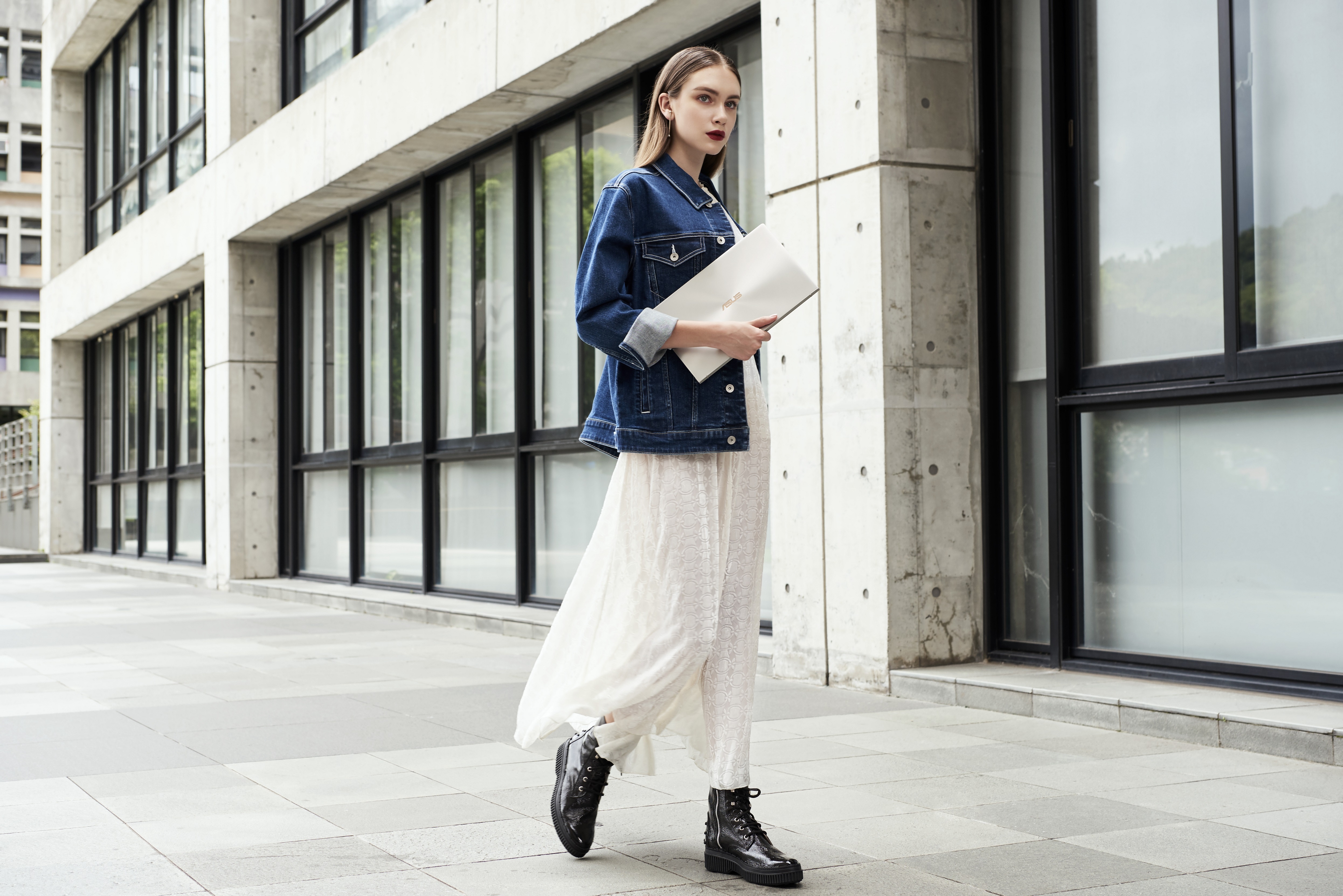 ZenBook 14 UM433 anh 3