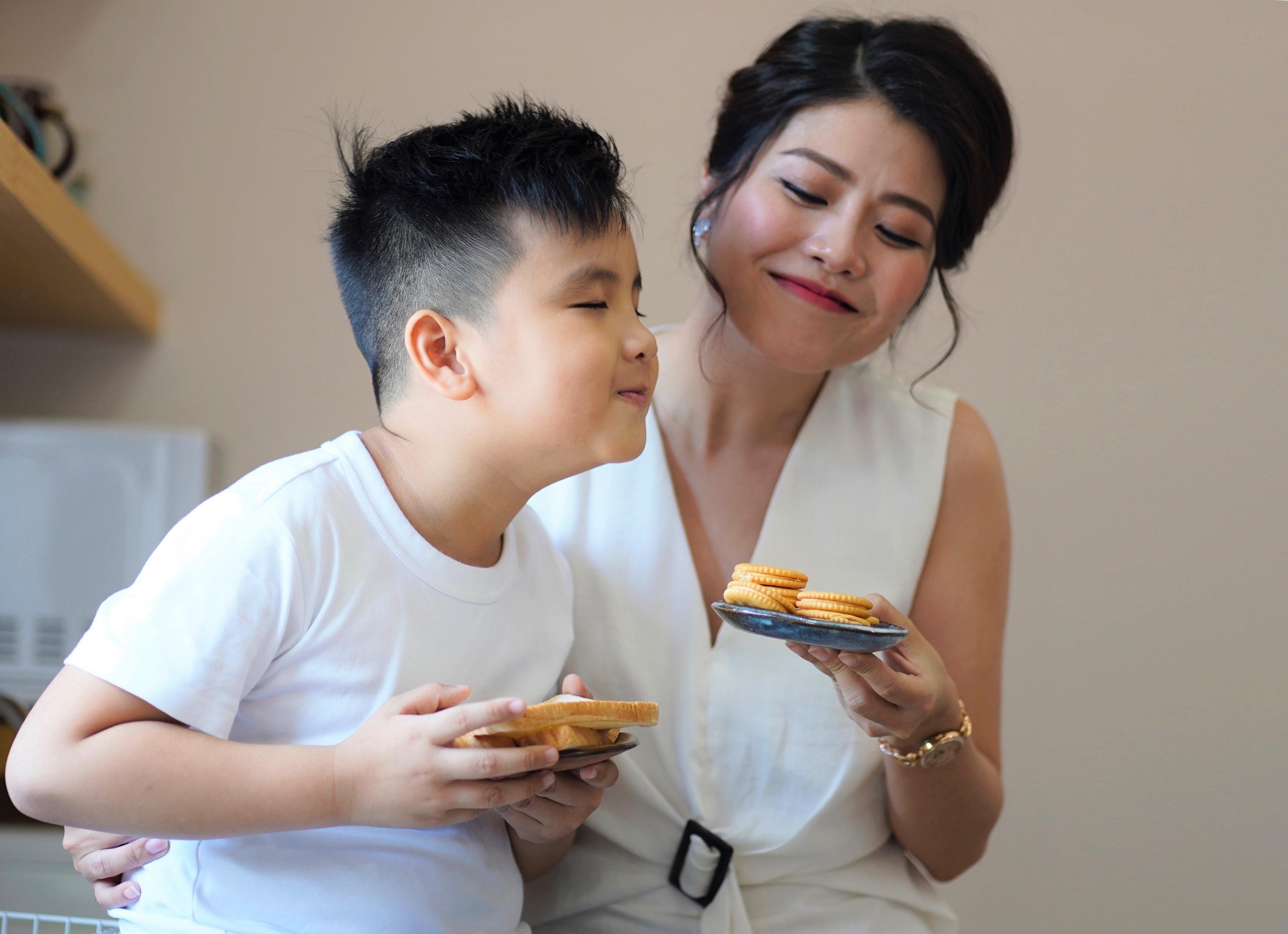 Me va be da hieu dung ve bua sang lanh manh, khoa hoc? hinh anh