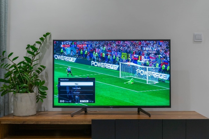 TV Sony man hinh lon, 4K HDR thich hop xem bong da hinh anh