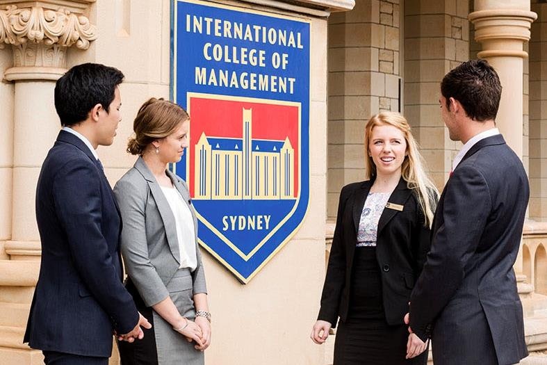 Vi sao nganh quan tri nha hang - khach san hap dan du hoc sinh VN? hinh anh