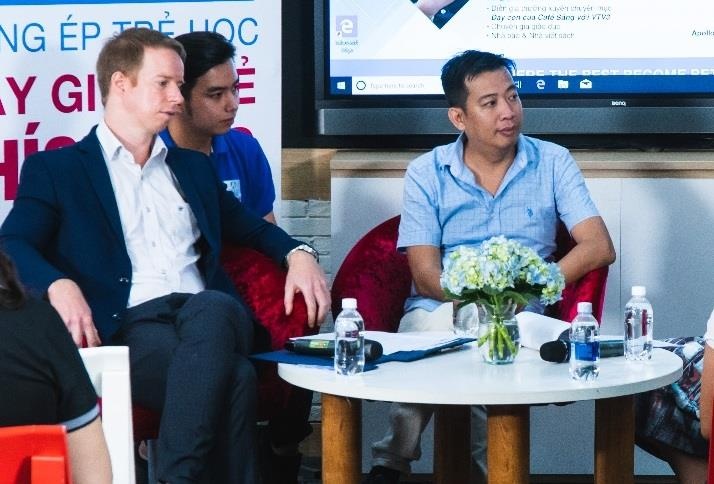 Dung ep tre hoc, hay giup tre thich hoc hinh anh