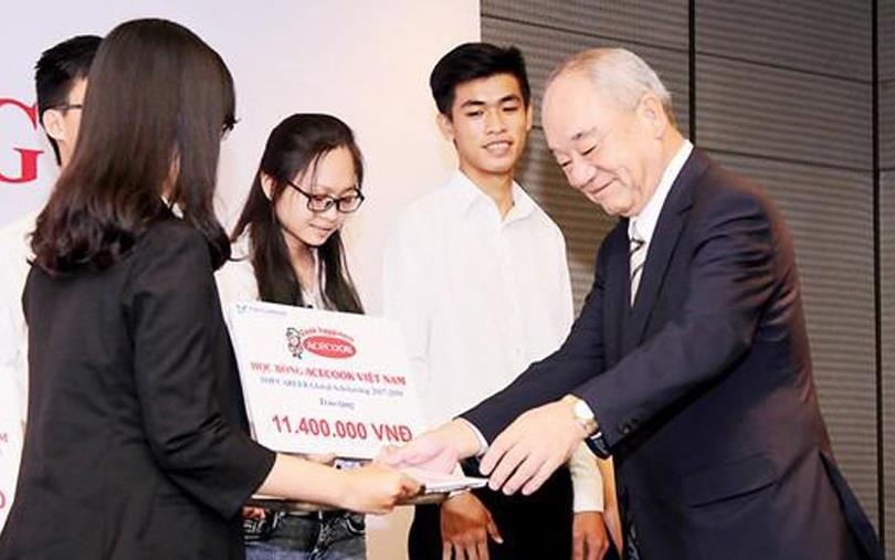 Hoc bong Acecook Happiness tiep tuc dong hanh cung sinh vien Viet Nam hinh anh