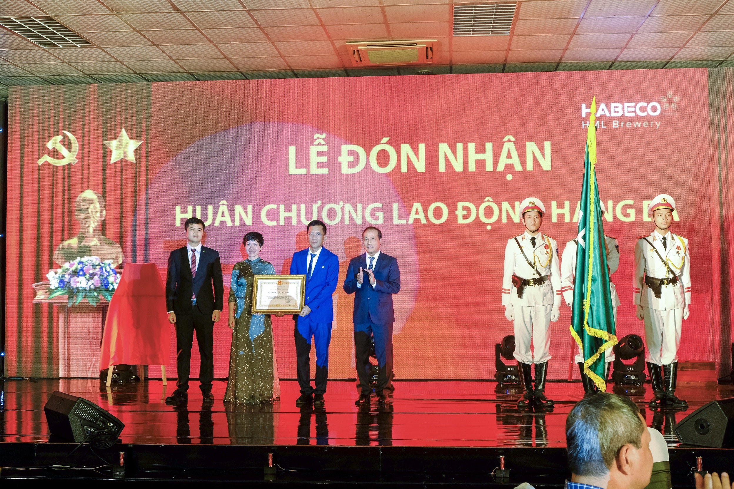 ky niem 10 nam nha may Habeco Me Linh anh 13