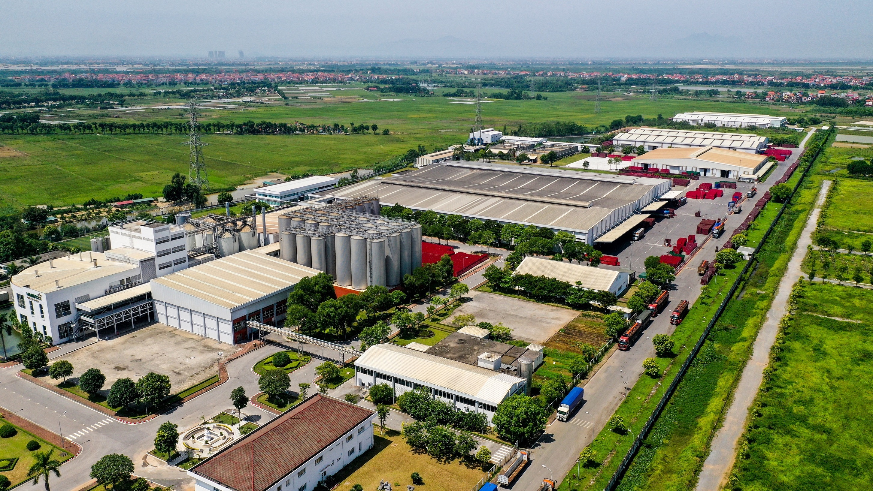 ky niem 10 nam nha may Habeco Me Linh anh 2