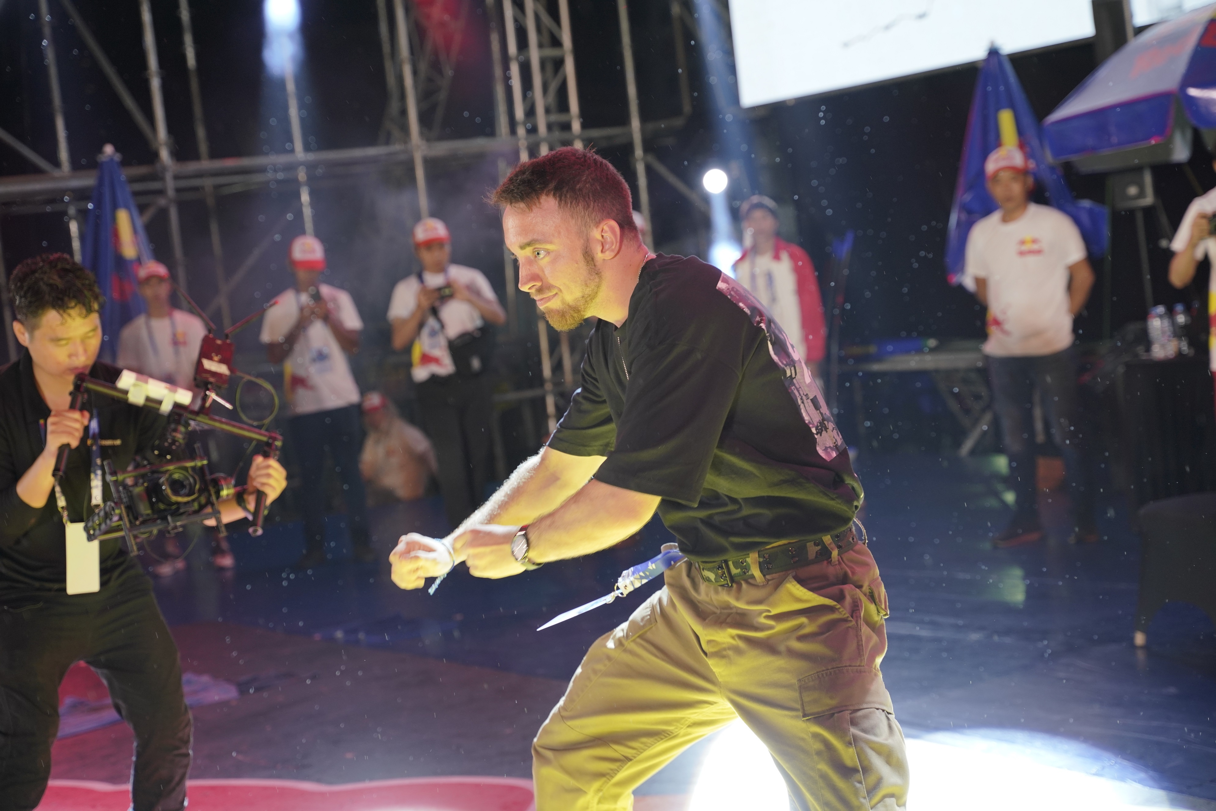 Red Bull - Huc tung thach thuc anh 7