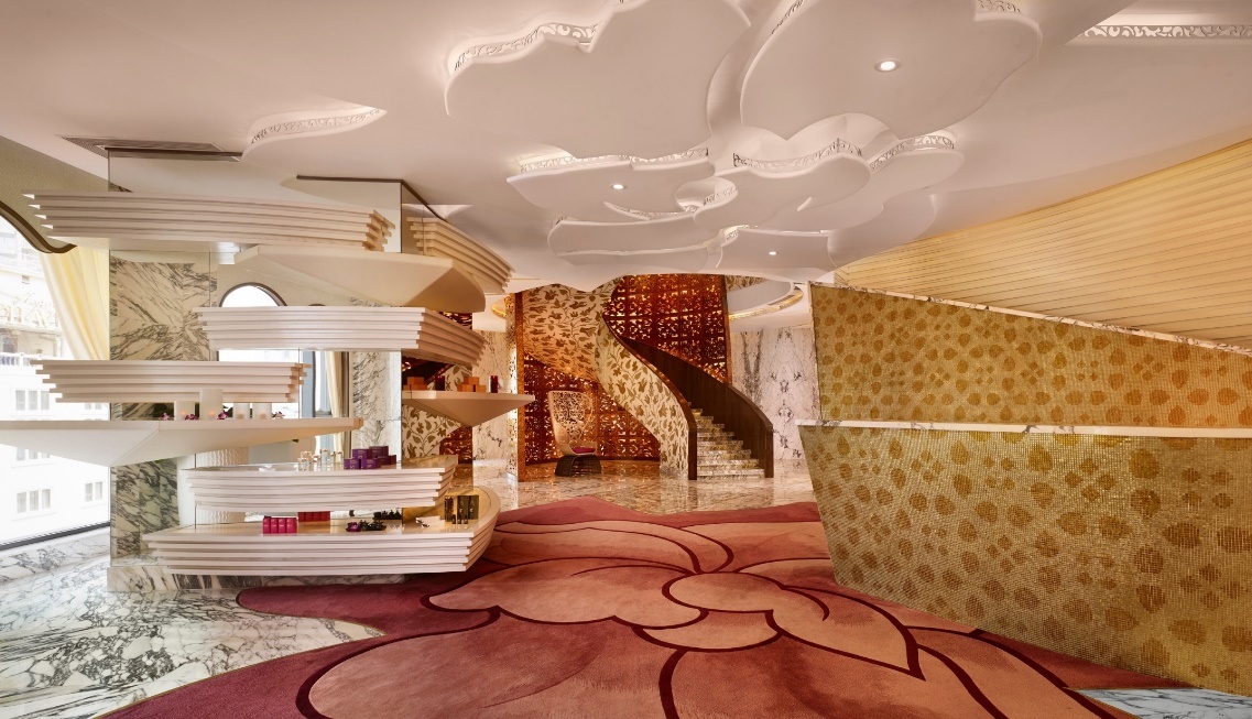 Khong gian lam dep hien dai tai The Reverie Saigon hinh anh