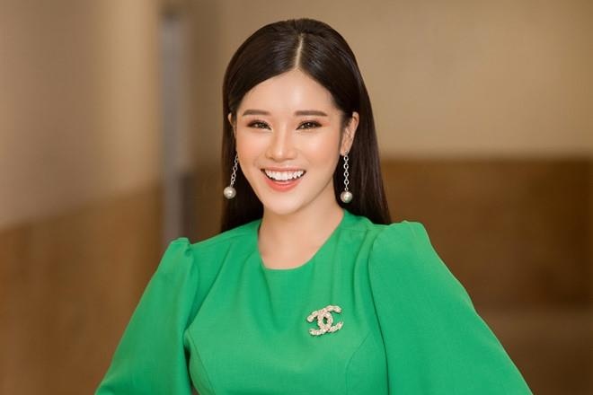 Giai ma nu cuoi 'khuynh dao' long nguoi cua Hoang Yen Chibi hinh anh