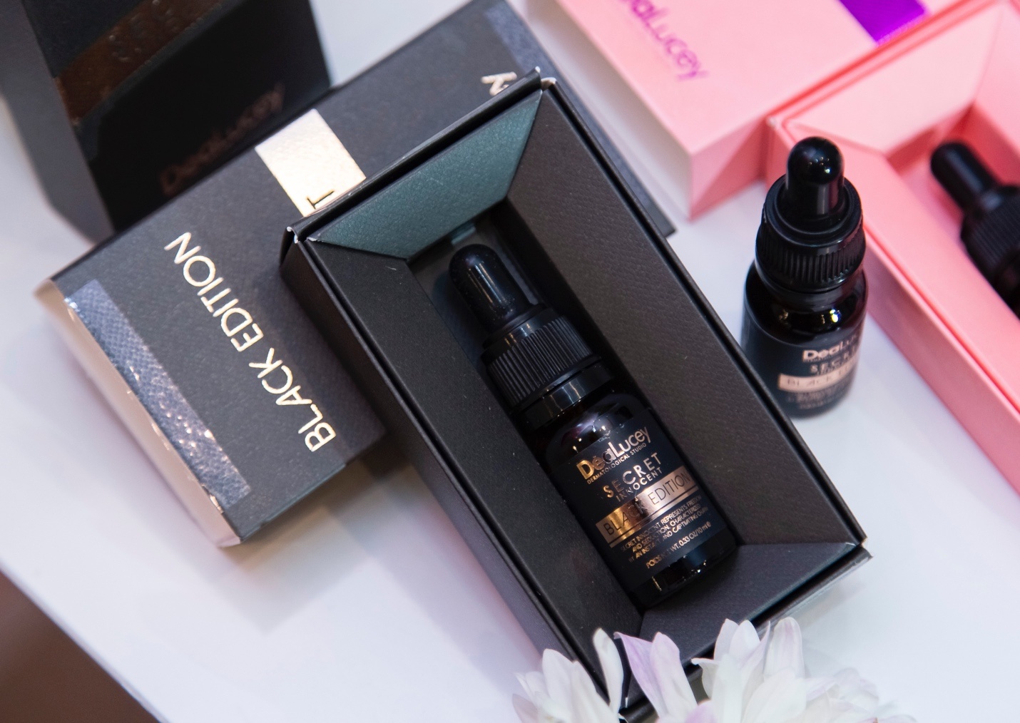 Dealucey Secret Innocent anh 4