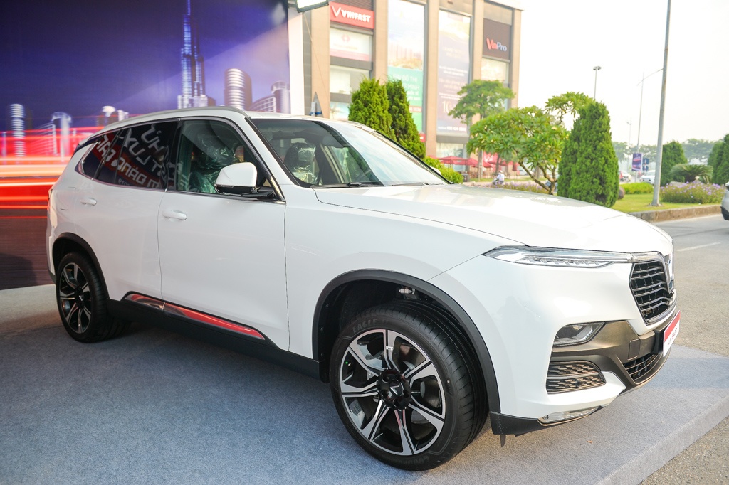 VinFast Lux anh 10