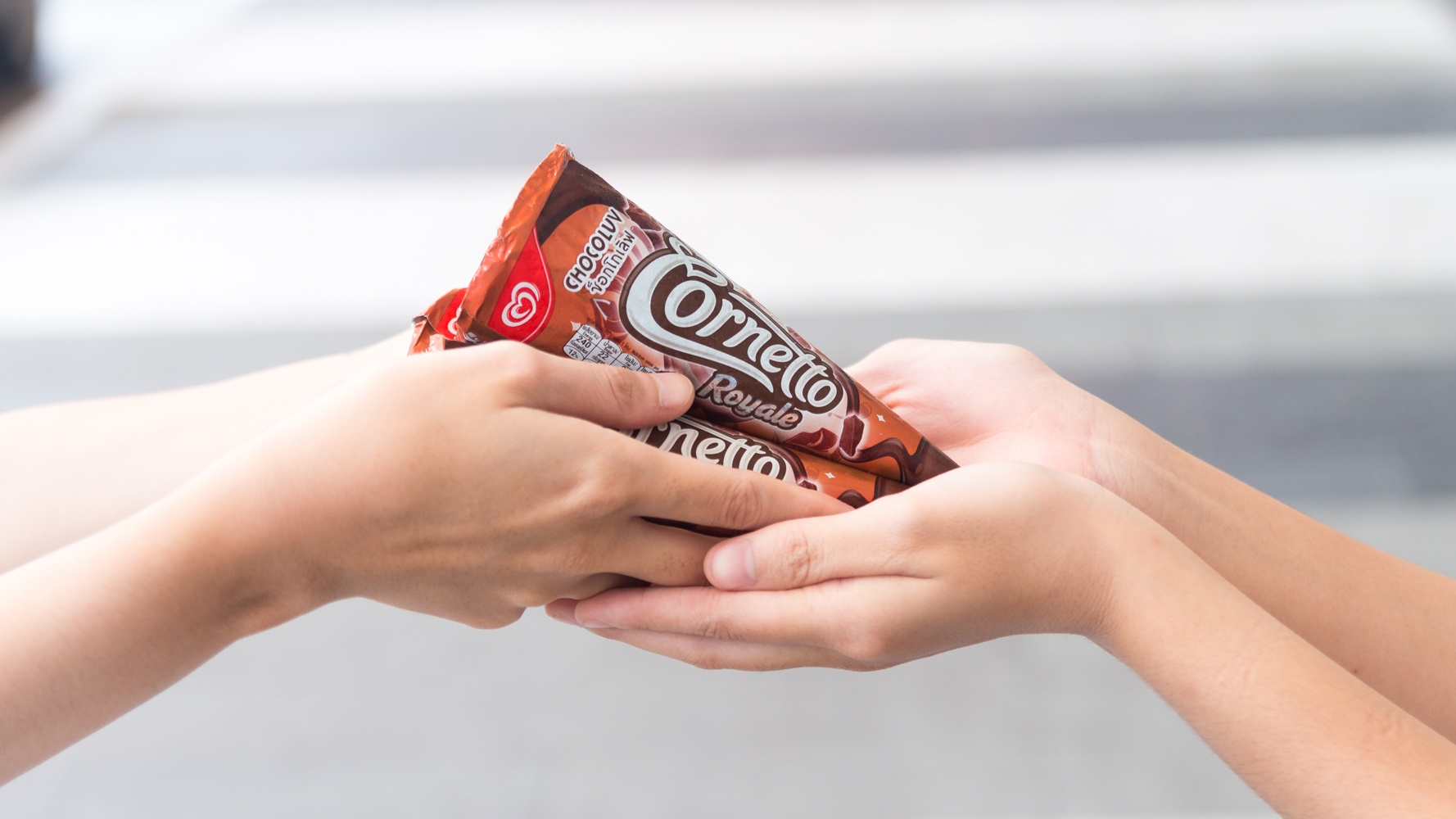 Cornetto chocolate hanh nhan anh 4