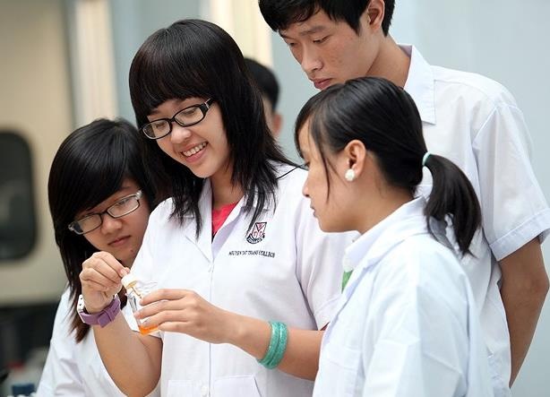 Chu trong huong nghiep ngay tu lop 10 hinh anh