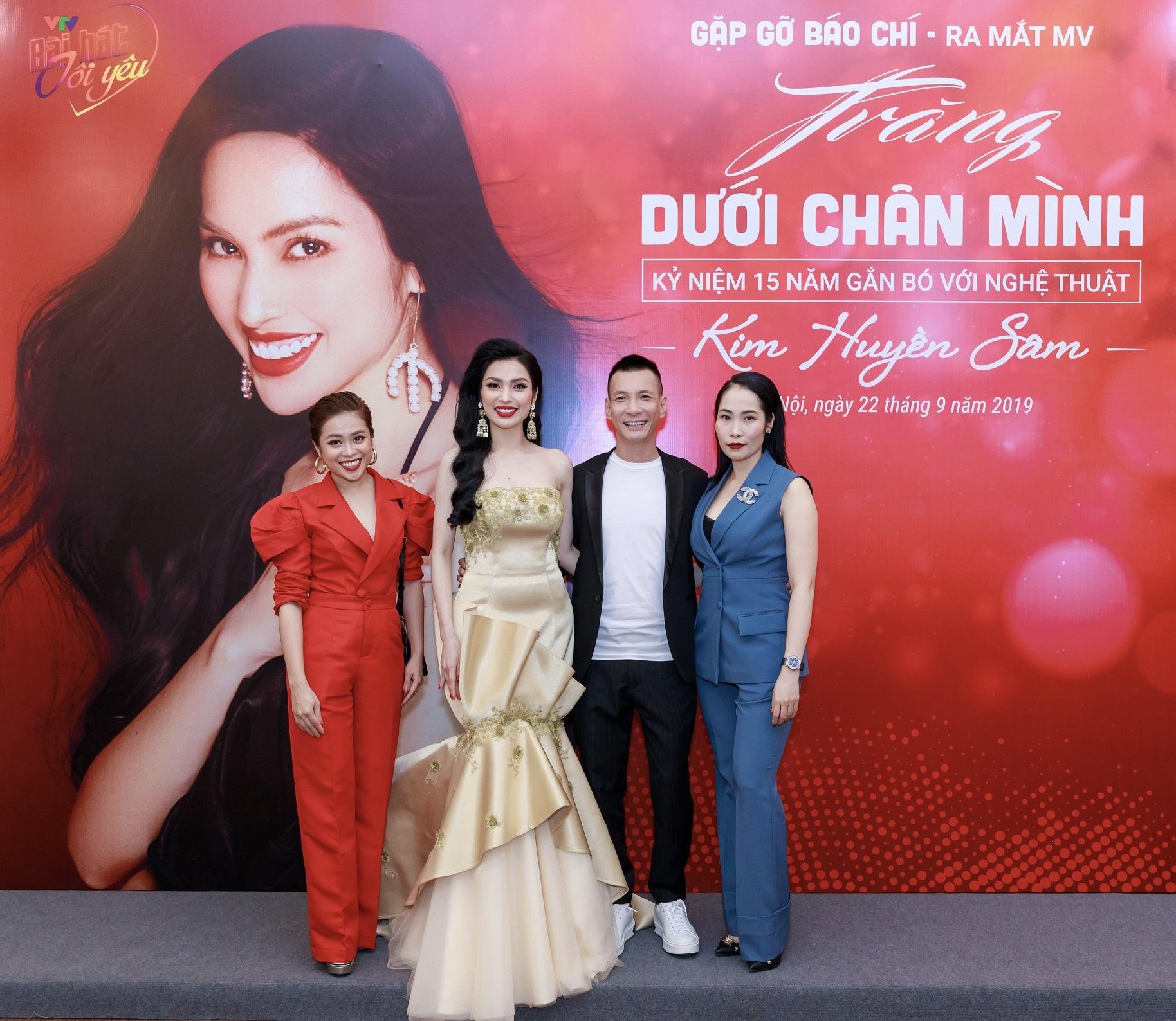 MC Huyền Sâm ảnh 3 MC Huyen Sam anh 3