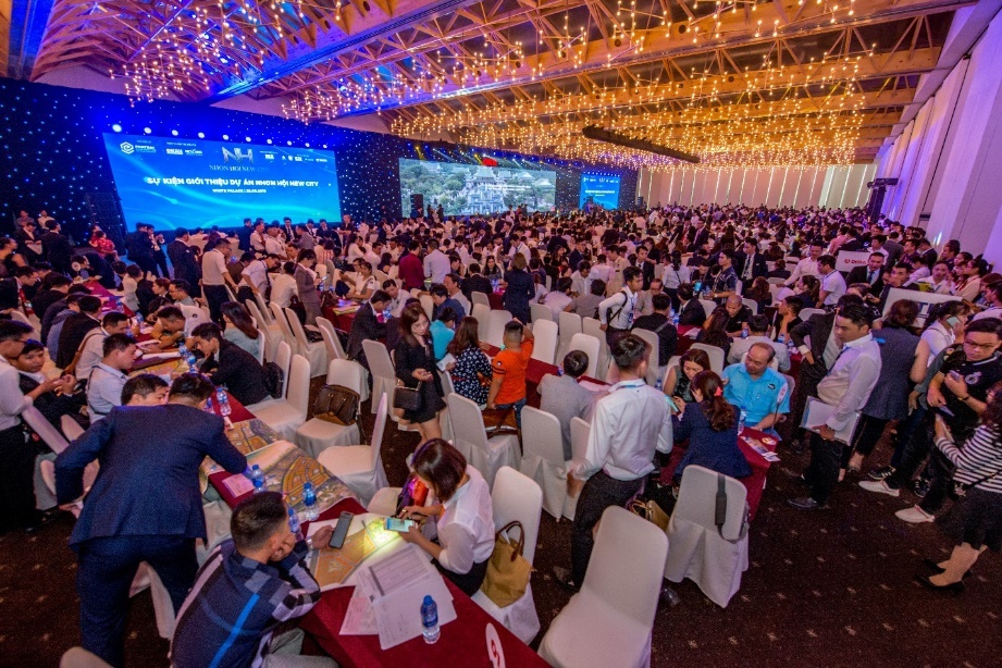 Nhon Hoi New City chi 5 ty dong tri an khach hang tai su kien ra mat hinh anh