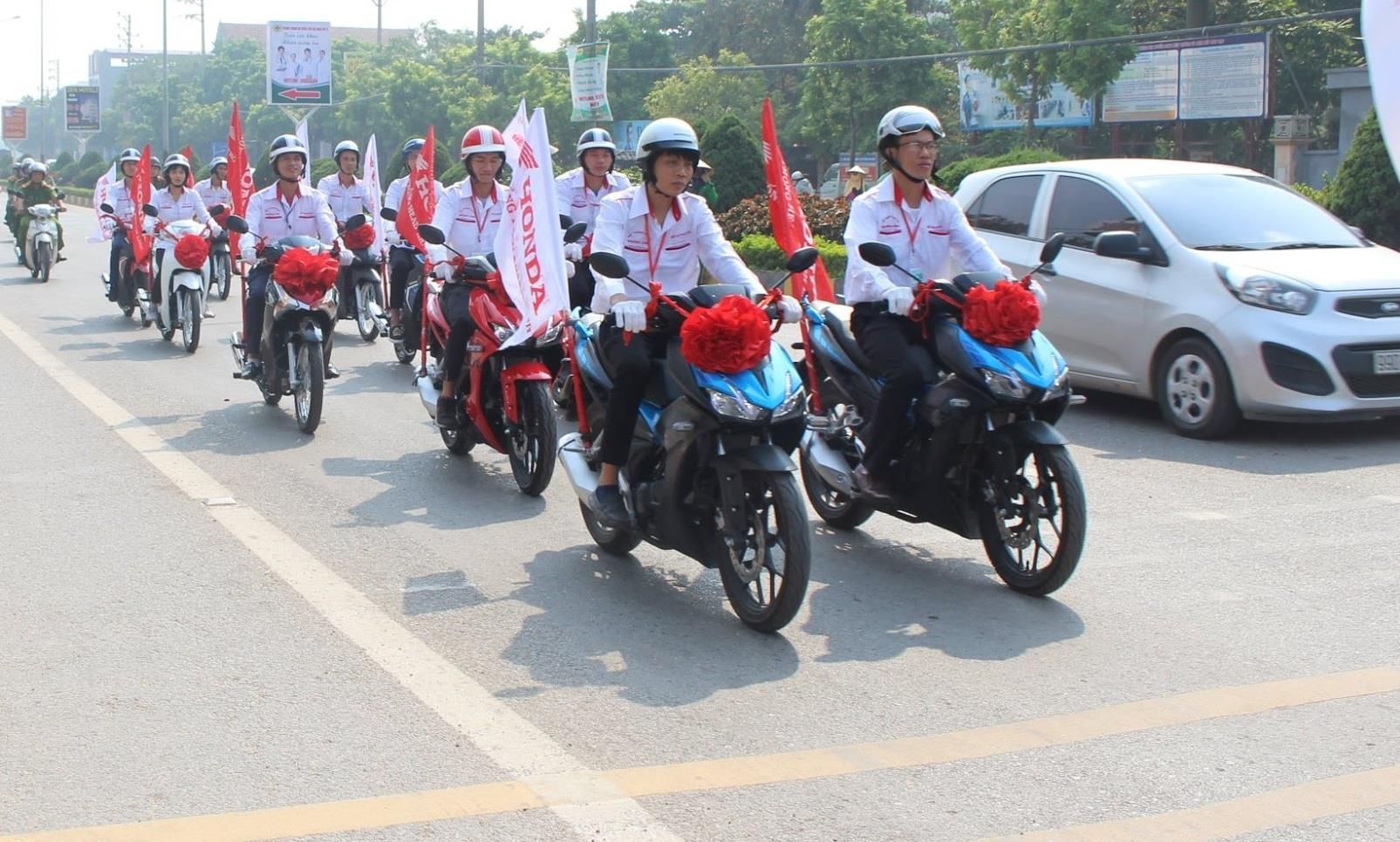 Honda VN to chuc chien dich an toan giao thong lan 5 tai Vinh Phuc hinh anh