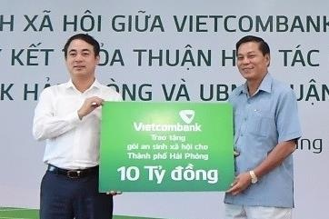 Vietcombank tang goi an sinh xa hoi 10 ty dong cho TP Hai Phong hinh anh
