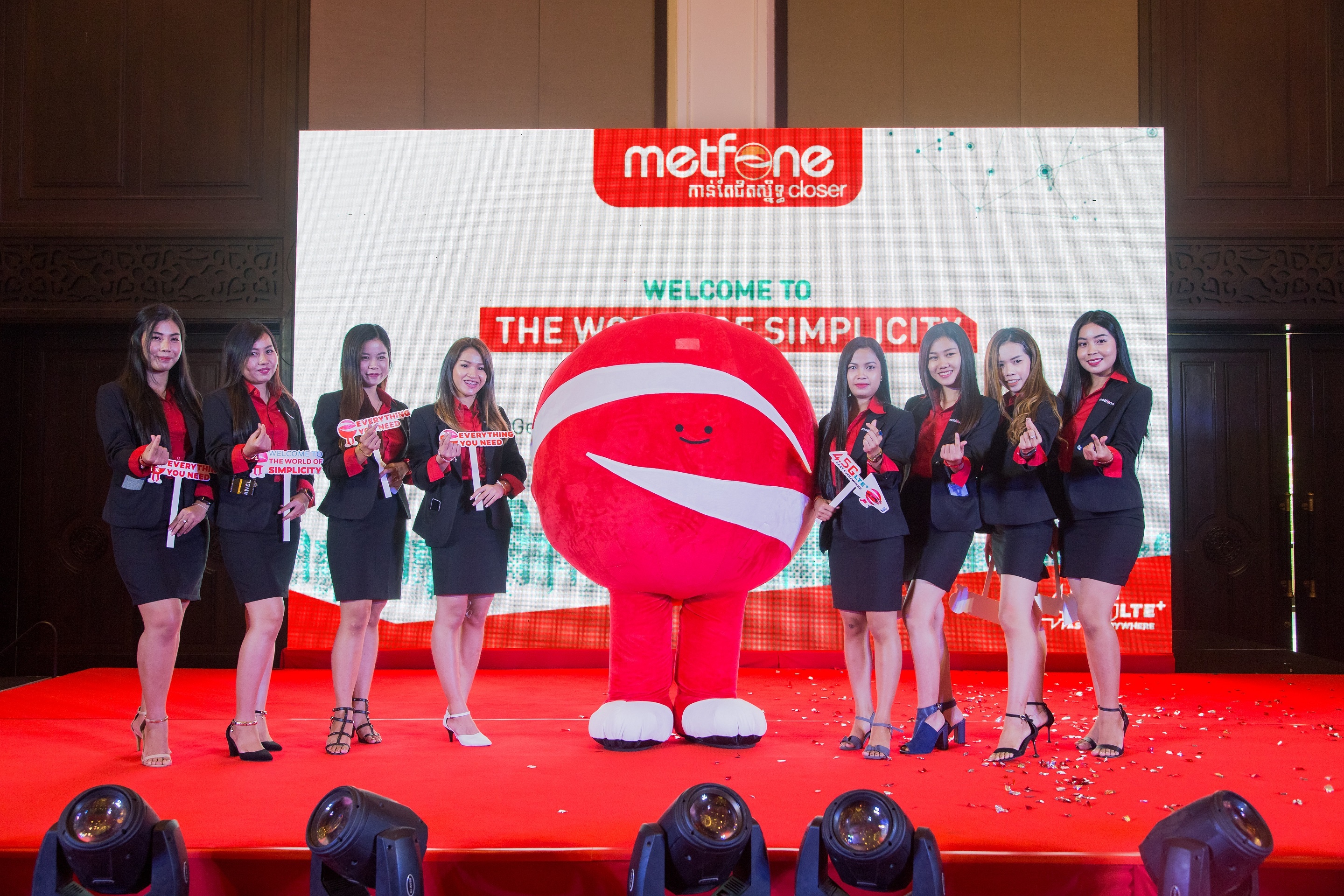 Viettel Cambodia nhan giai 'Chien dich marketing cua nam' hinh anh