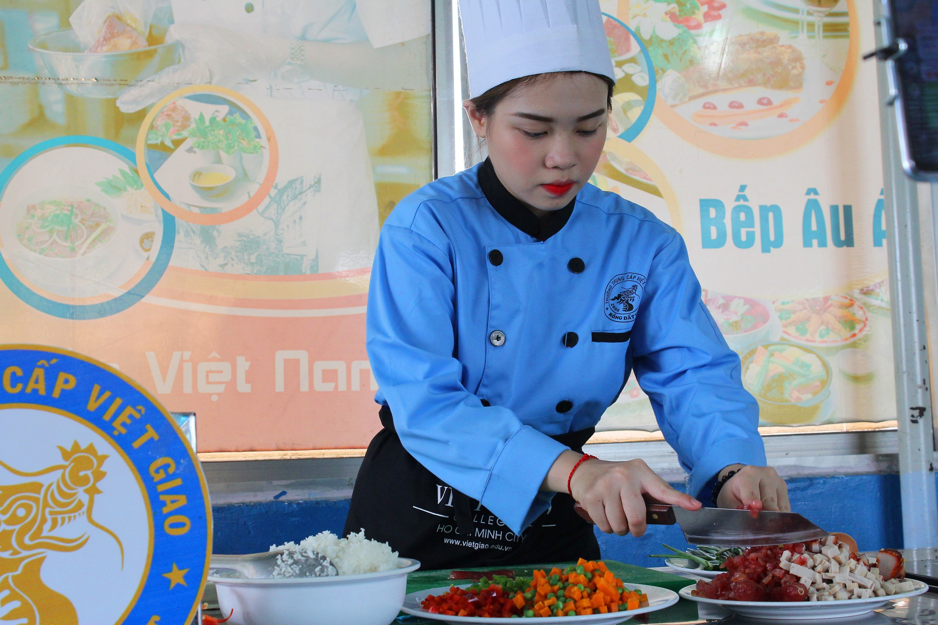 Con duong vua hoc vua lam cho nguoi hoc hanh dang do hinh anh