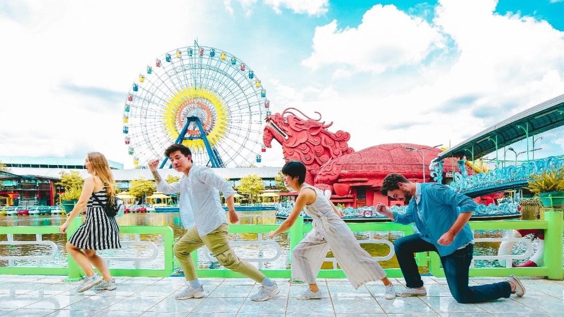 Den day mot lan, tin do du lich du anh song ao trong ca nam hinh anh