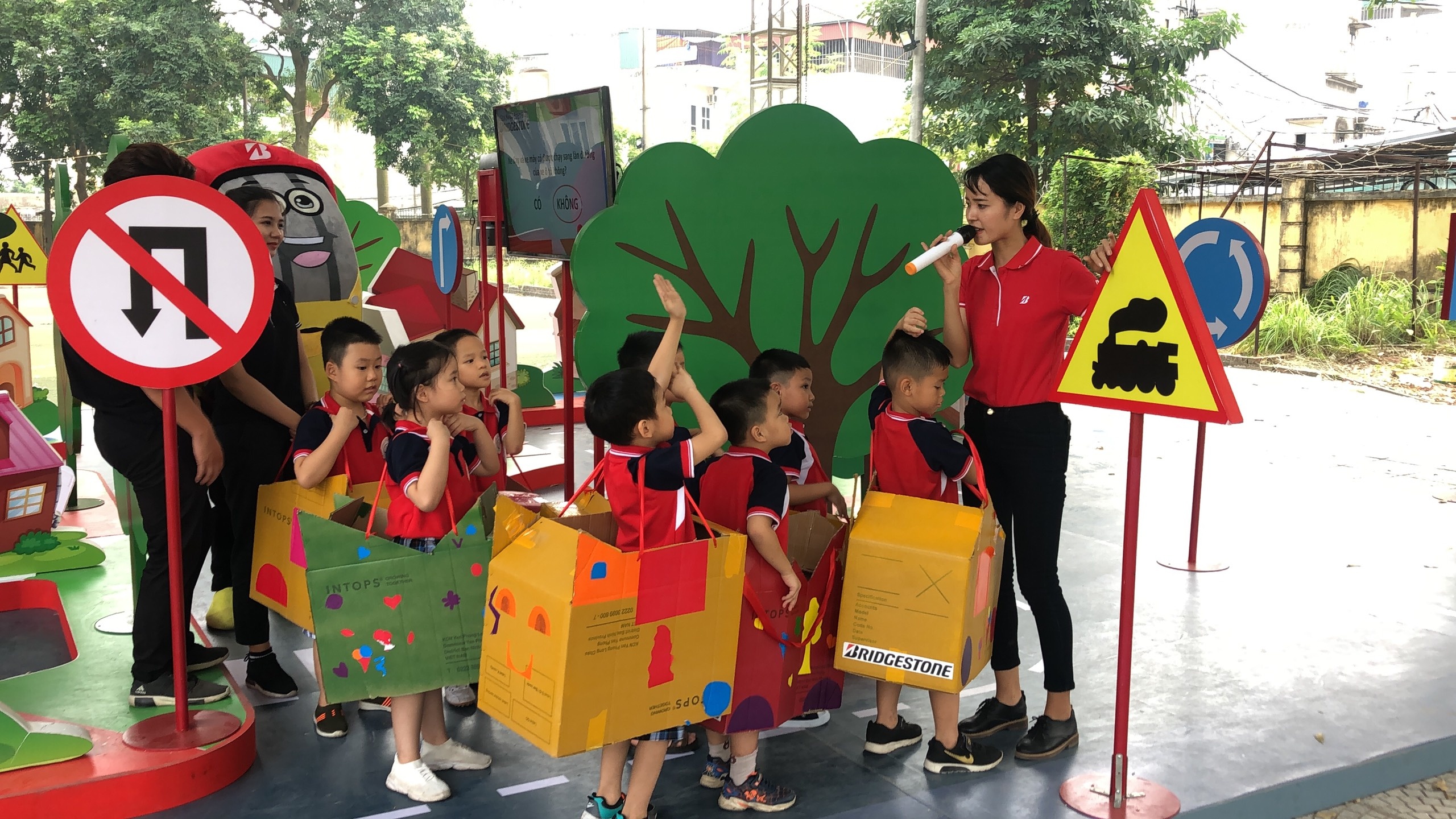 Van hoa giao thong se duoc lan toa boi doi ngu cong dan nhi? hinh anh