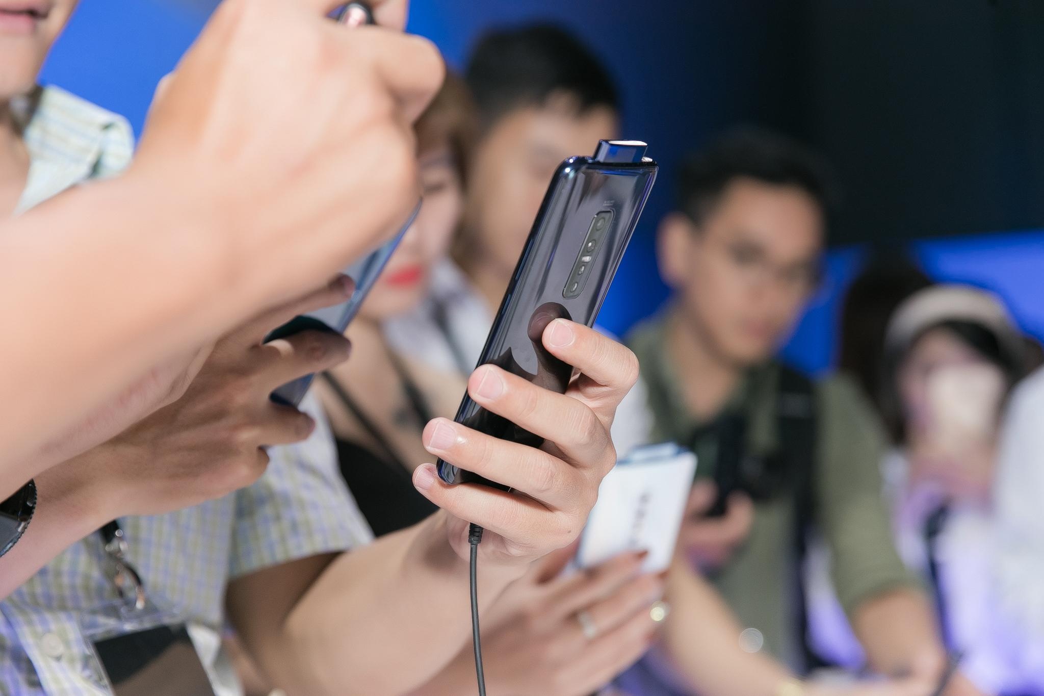 smartphone tam trung anh 11