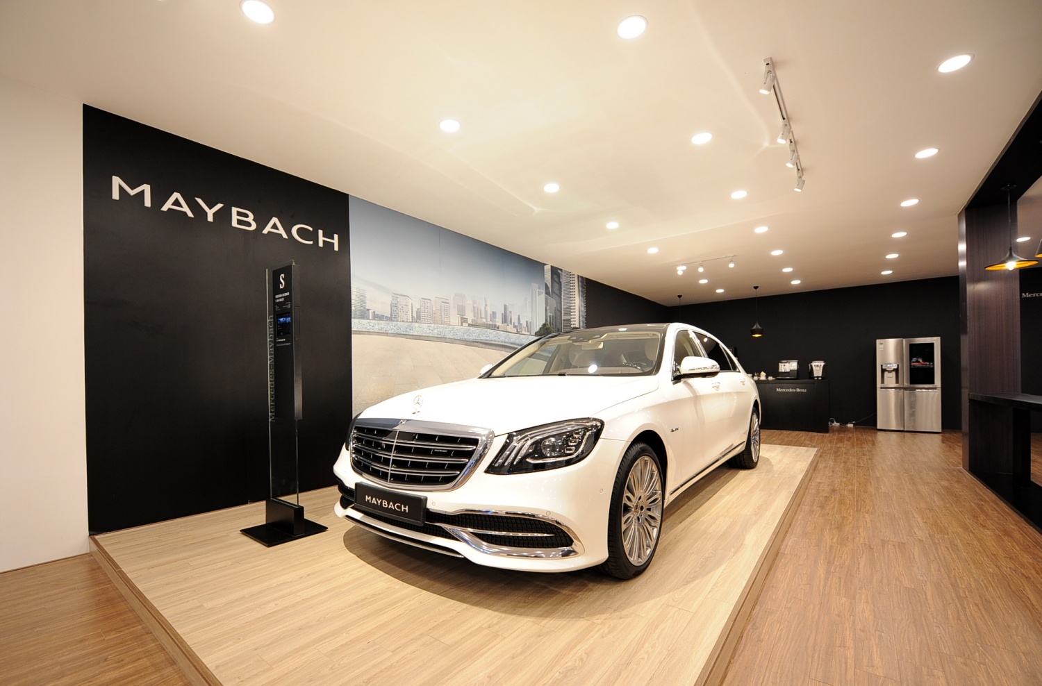 Mercedes - Benz trinh lang 2 mau xe SUV moi tai VMS 2019 hinh anh
