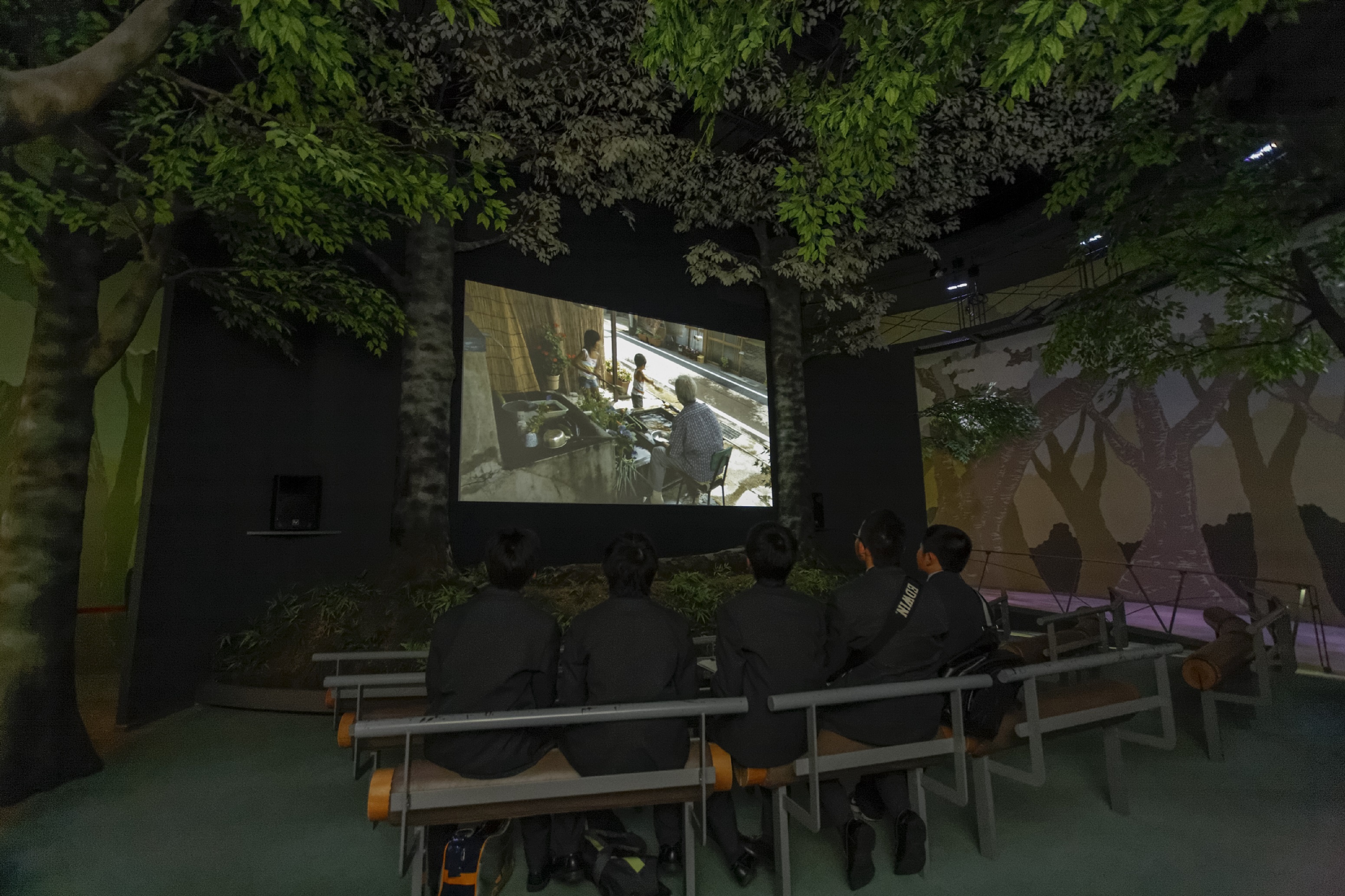 Trung tam Tuong lai Con nguoi va Phong chong thien anh 13