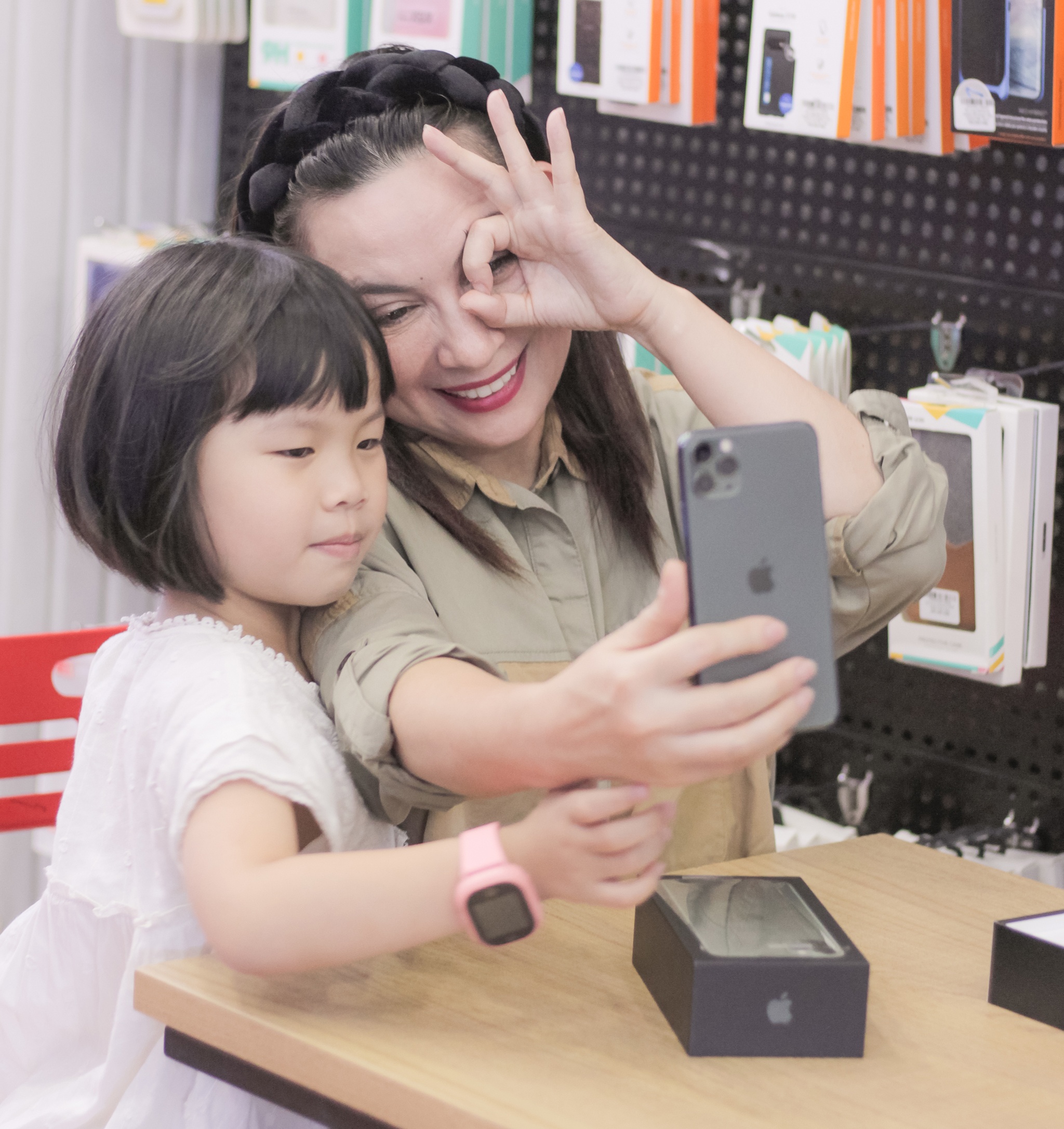 iPhone 11 Pro Max 2 sim nano anh 3